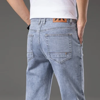 2023 Новый бренд мужской прямой крой из легкого хлопкового эластичного денима Деловые Повседневные Светло-голубые джинсы с высокой талией